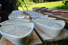 Brotbacken-im-Steinbackofen_001