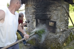 Brotbacken-im-Steinbackofen_022
