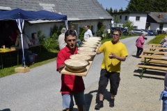 Brotbacken-im-Steinbackofen_031