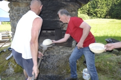 Brotbacken-im-Steinbackofen_034