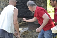 Brotbacken-im-Steinbackofen_047