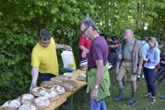 Brotbacken-im-Steinbackofen_065