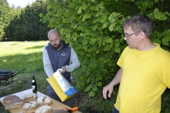 Brotbacken-im-Steinbackofen_070